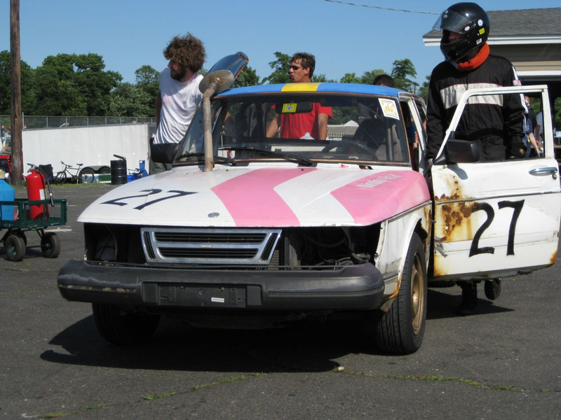 Illustration for article titled The 24 Hours Of LeMons New England 2009 Über Gallery, Part 2